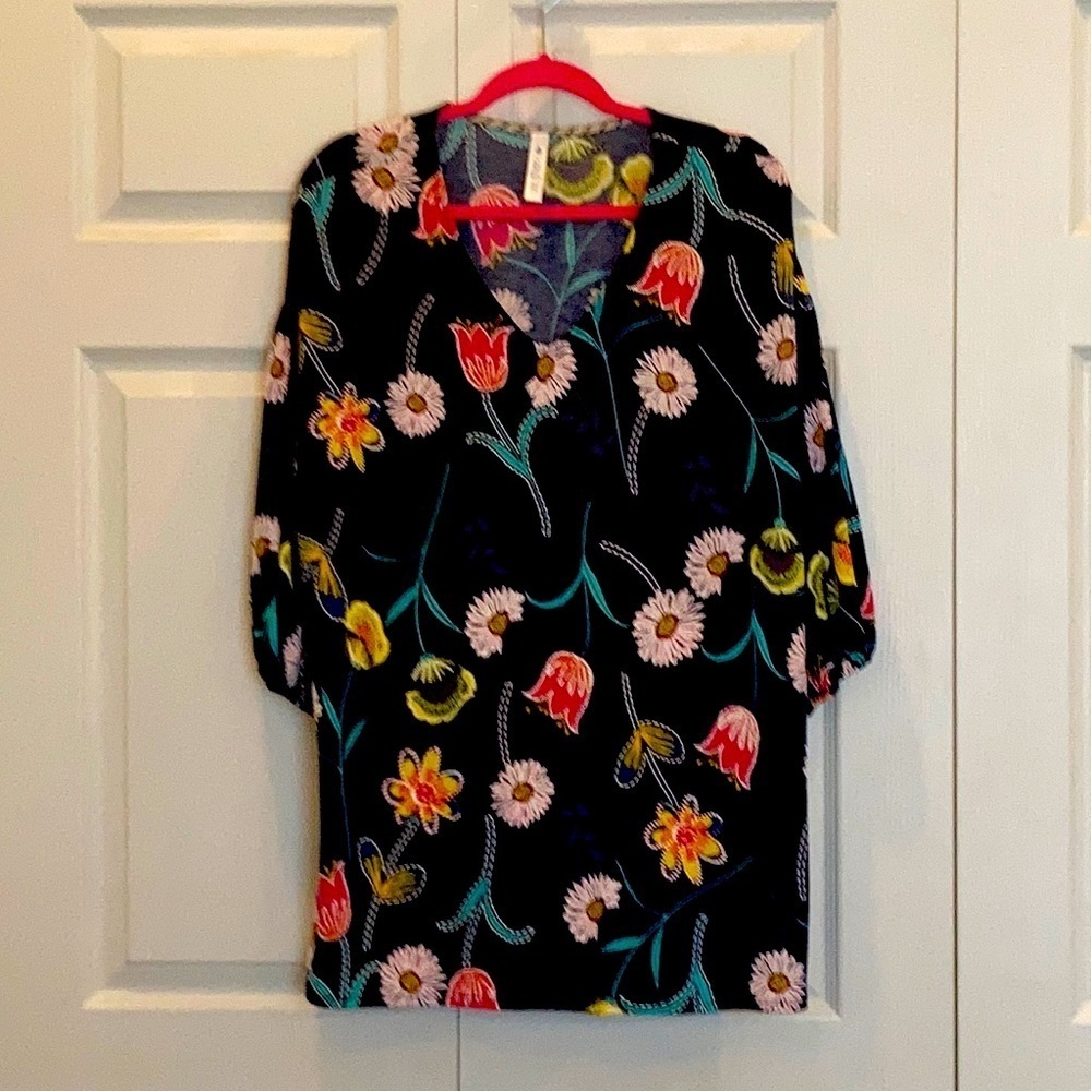 # XXL Colorful floral flowy blouse